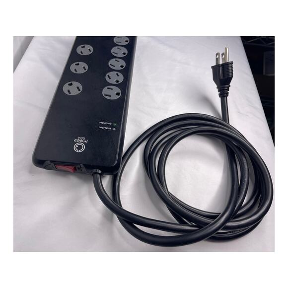 Power Gear 8-Outlet Surge Protector 2100J 7FT Cord Strip Black - Used - Picture 2 of 3
